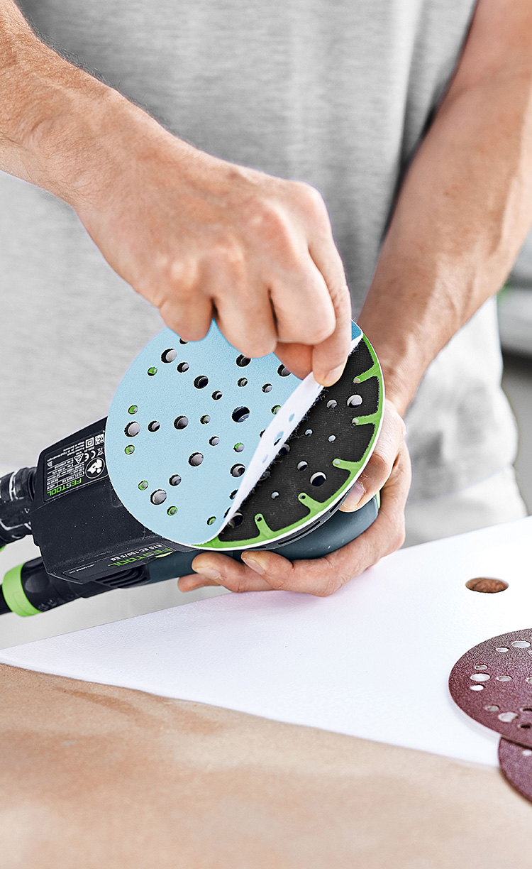 Schleifmittelwechsel an einem FEstool Rotex Schleifer