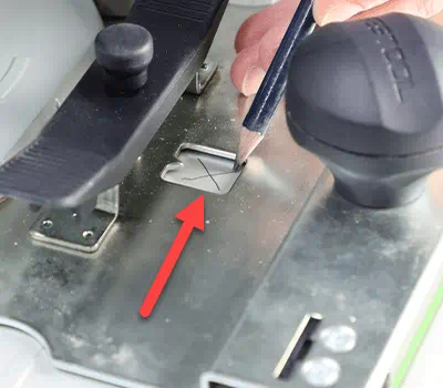 Aussparung in der Führungsplatte