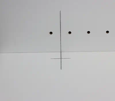 Bohren der Topfbänder in die Türfront