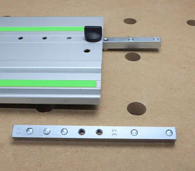 Längenanschläge befestigen