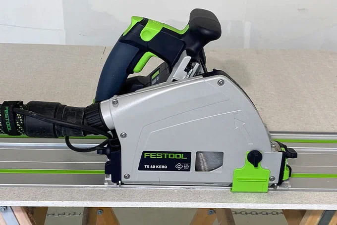 Gipskarton schneiden