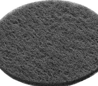 Endschliff der Fläche. Hier sollte sich ein seidenmatter Glanz auf der Oberfläche einstellen.