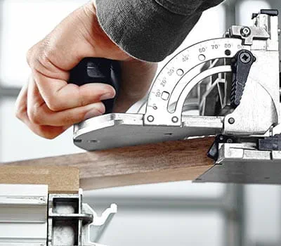 Für höchste Stabilität setzen wir pro Eckverbindung 2 Dübel