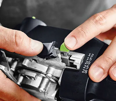 Frästiefe einstellen