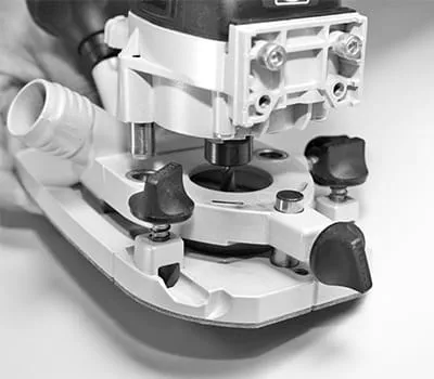 Maschine mit Auflagetisch verbinden