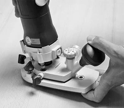 Maschine mit Auflagetisch verbinden