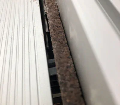 Leichtes anschrägen des Korkstreifens