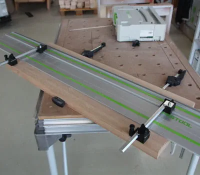 paralleles Ausrichten der Führungsschiene