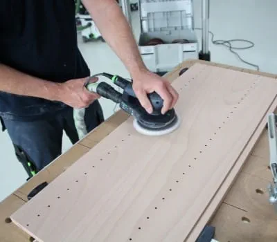 Korpusteile schleifen