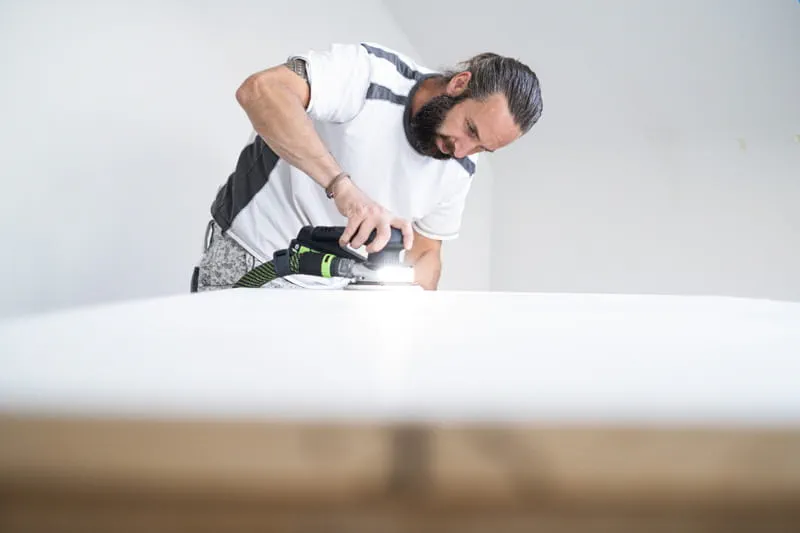 Aufbereitung einer beschichteten Holztüre