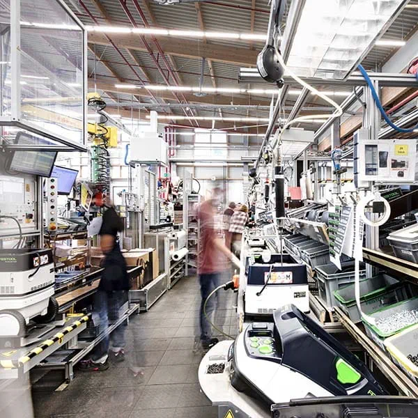 Produktion der Absaugmobile in Illertissen