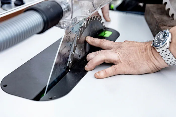 Die Festool Tischkreissäge TKS 80 mit der SawStop Technologie