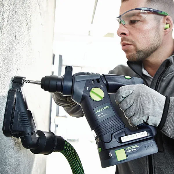 Der Festool Bohrhammer BHC 18 mit der Bohrstaub-Düse D 27-BSD