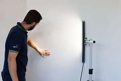 Oberflächen-Kontrolle mit dem Festool Streiflicht STL 450