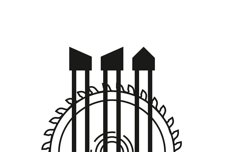 Wechsel-Dachzahn: Zusätzlicher Dachzahn zur Entlastung der Wechselzähne = besonders gleichmäßige Laufruhe.