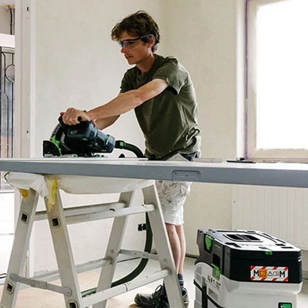 Der Akku-Kompaktsauger ist der passende Partner für Montagearbeiten sowie für spontane Einsätze zwischendurch.