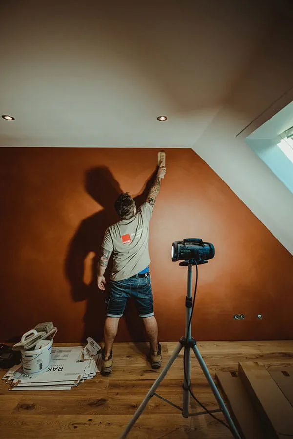 Überprüfen der Oberfläche mit dem Festool Baustrahler SYSLITE DUO