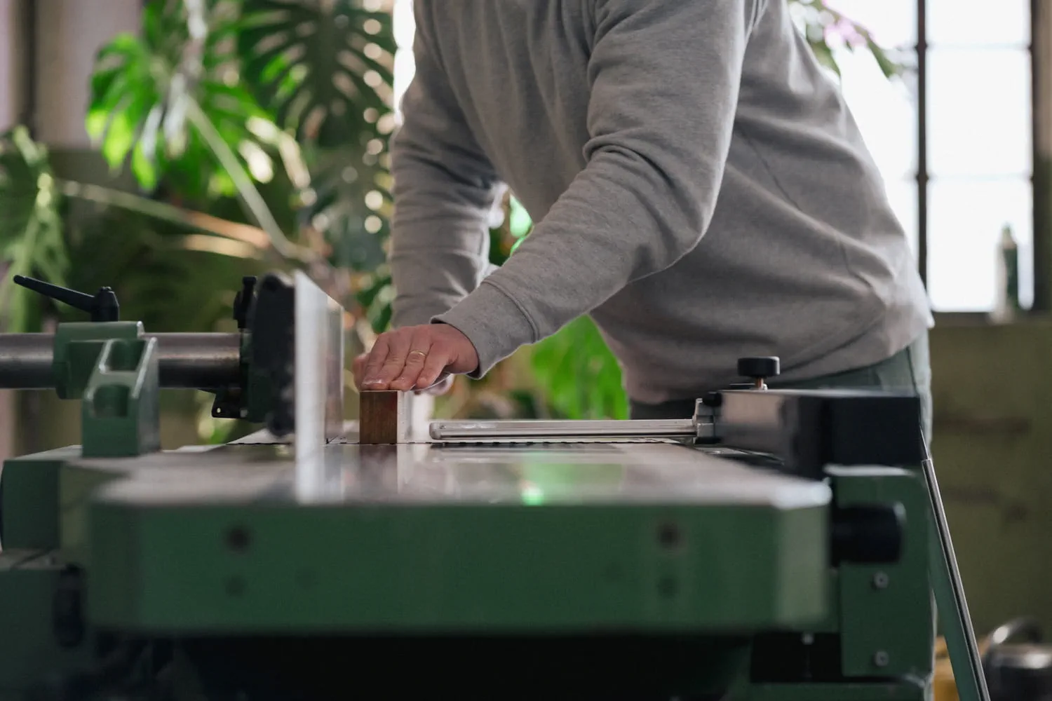 Das Parkett wird geschliffen