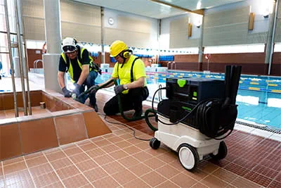 Arbeit im Schwimmbad mit der SYS-PowerStation