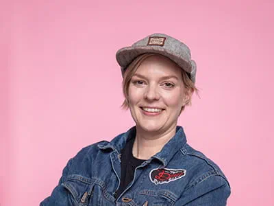 Die Makerin Laura Kampf begeistert ihre Fans auf Instagram und YouTube.