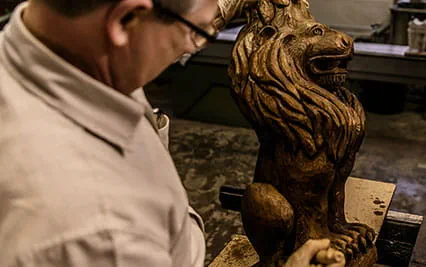 Schnitzereien aus Holz