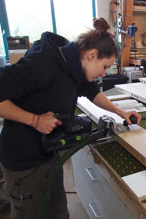 Möbel verbinden mit der Domino Dübelfräse von Festool