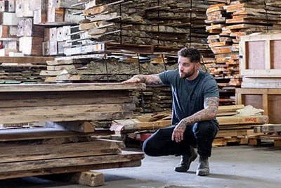 Suche nach dem richtigen Holz für die "River Tables"