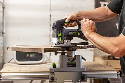 Zusägen der Tischplatte mit der Festool Stichsäge