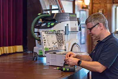 Schreinerarbeiten mit dem Absaugmobil