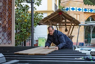 Ein Schreiner im Einsatz