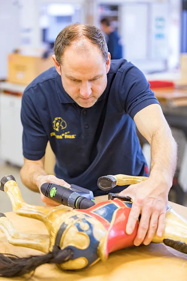 Der Akkubohrer von Festool im Einsatz